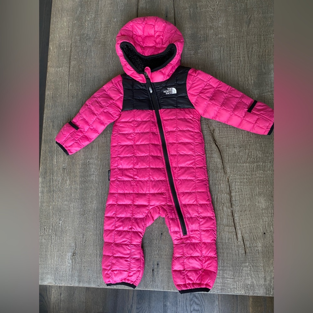 NorthFace Thermoball Winter bunting 6-12 months